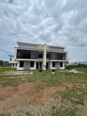3bdrm Duplex in Idu Industrial for sale