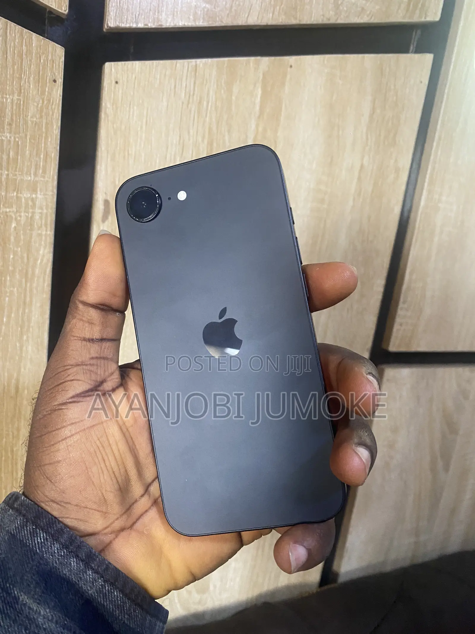 Apple iPhone 16e 128 GB Black