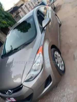 Hyundai Elantra Limited Sedan FWD (1.8L 4cyl 6A) 2013 Gray