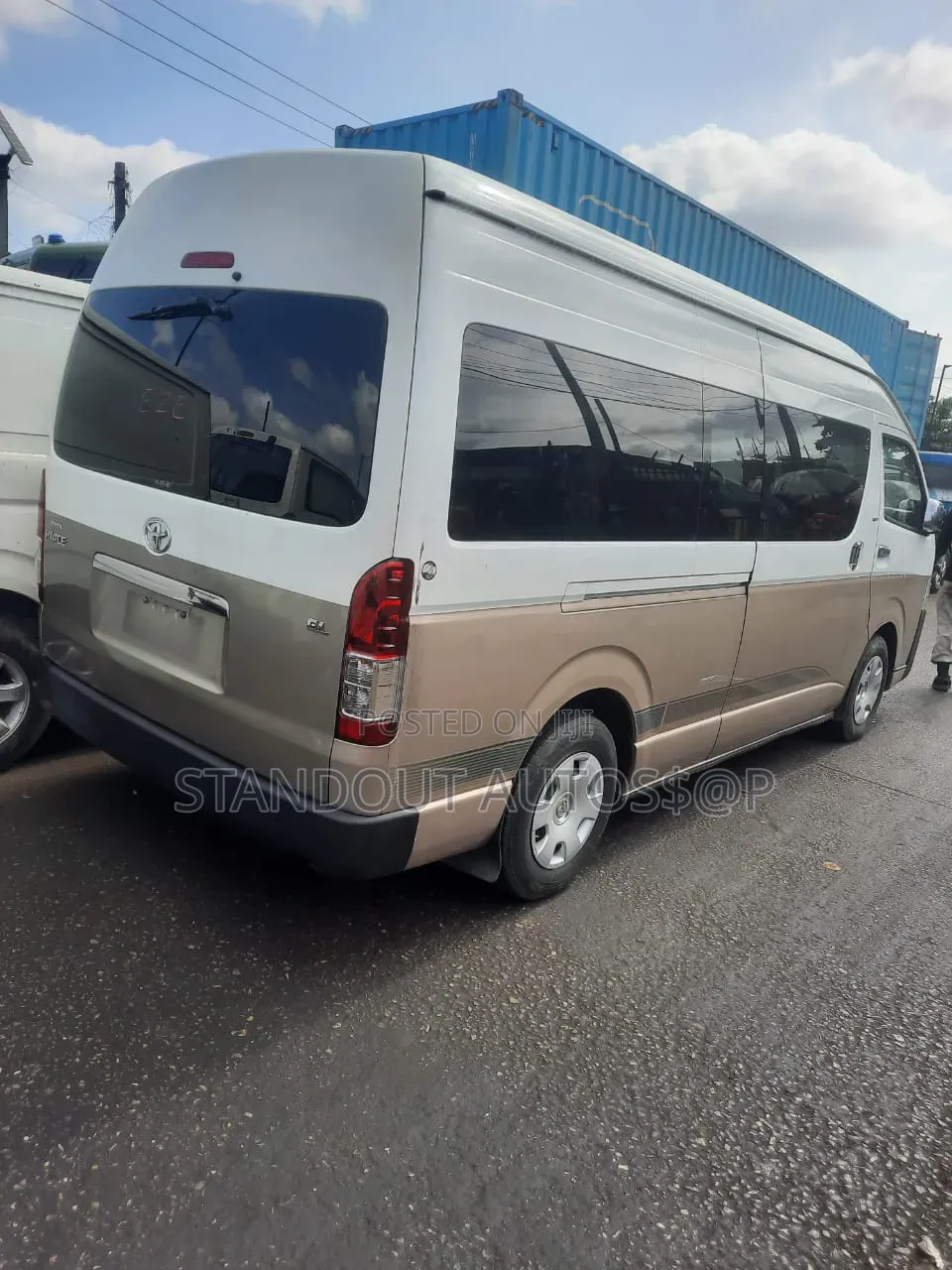 Toyota HiAce 2018 White