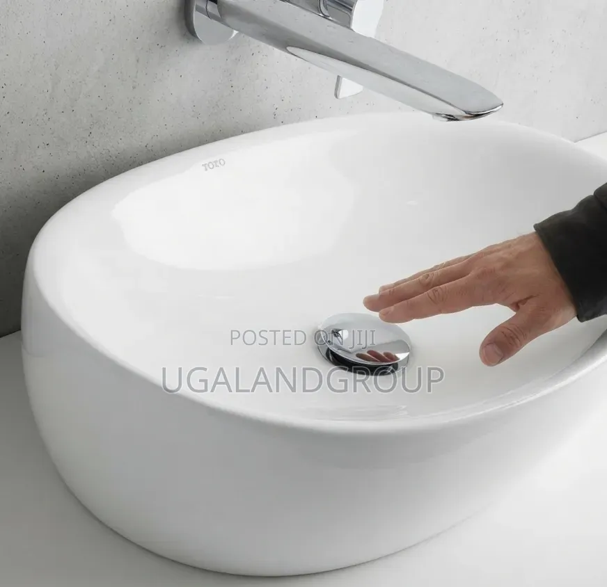 Glossy White Ceramic Basin
