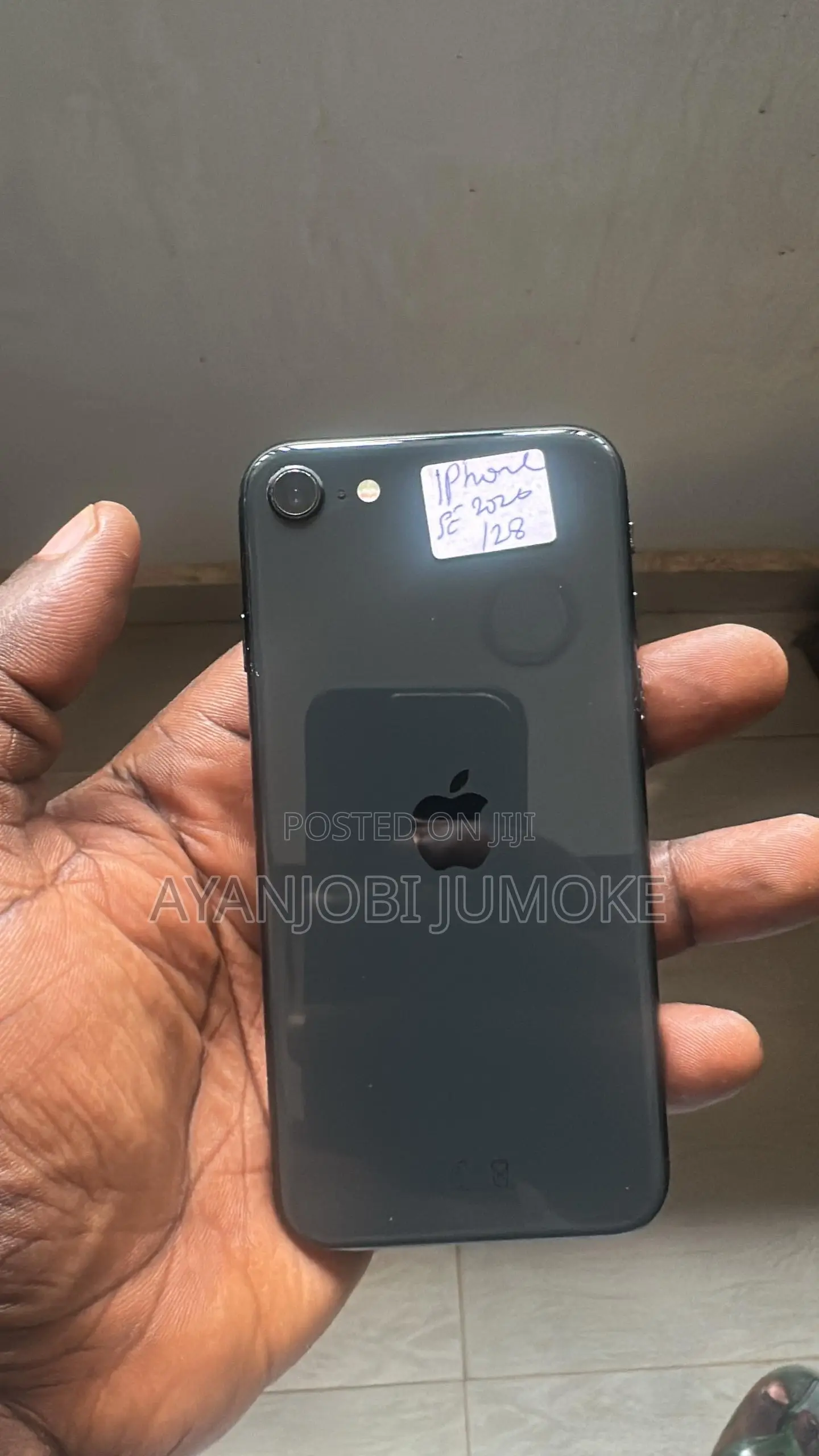 Apple iPhone SE 128 GB Black