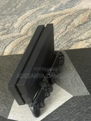 Playstation 4 Uk Used With Games and 2 Pad