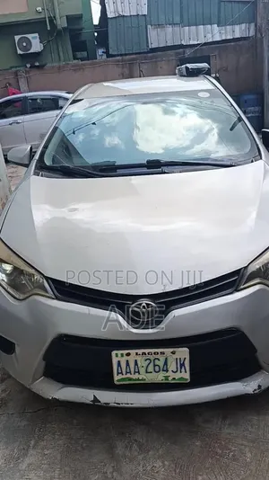 Toyota Corolla 2014 Off white