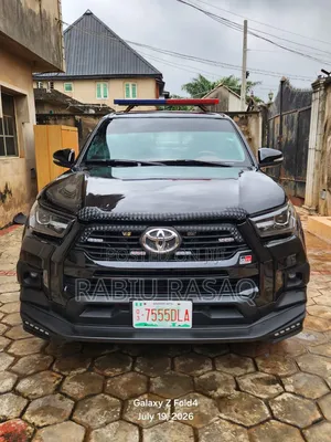 Toyota Hilux 2013 Black