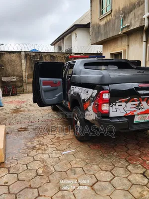 Toyota Hilux 2010 Black