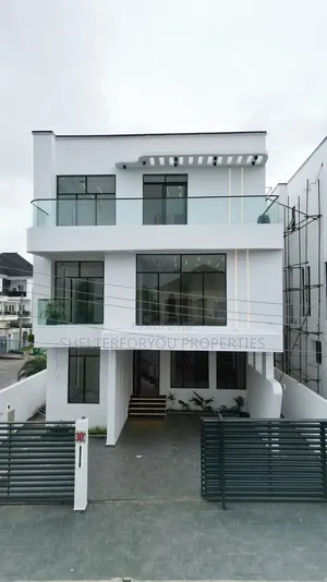 5bdrm Duplex in Chevron for sale