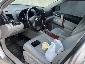 Toyota Highlander 2010 Silver