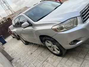 Toyota Highlander 2010 Silver