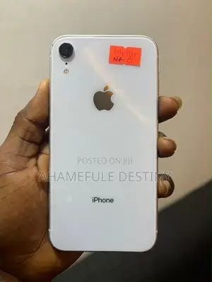 Apple iPhone XR 64 GB White