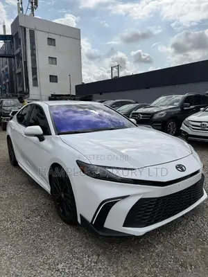 Toyota Camry 2025 White