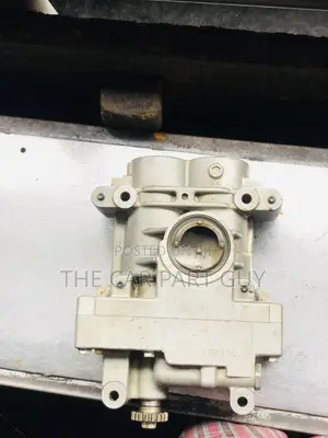 Oilpump Hyundai Dodge Caliber Mistubushi 2.0 2.4 4 Bolt