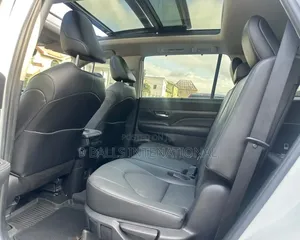 Toyota Highlander 2024 White