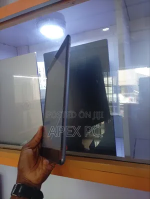 Apple iPad Air 32 GB Gray