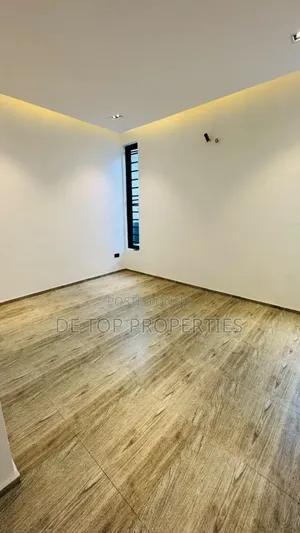5bdrm Duplex in Ikota Lekki for rent