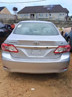 Toyota Corolla LE 4dr Sedan (1.8L 4cyl 4A) 2012 Silver