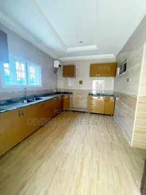 4bdrm Duplex in Berger Clinic, Life Camp for rent