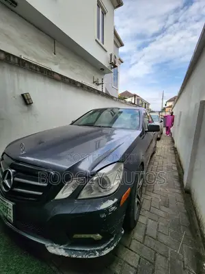 Mercedes-Benz E350 2011 Blue