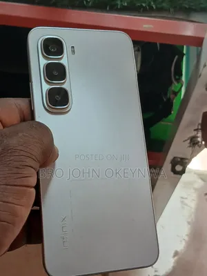 Infinix Hot 60i 128 GB Silver