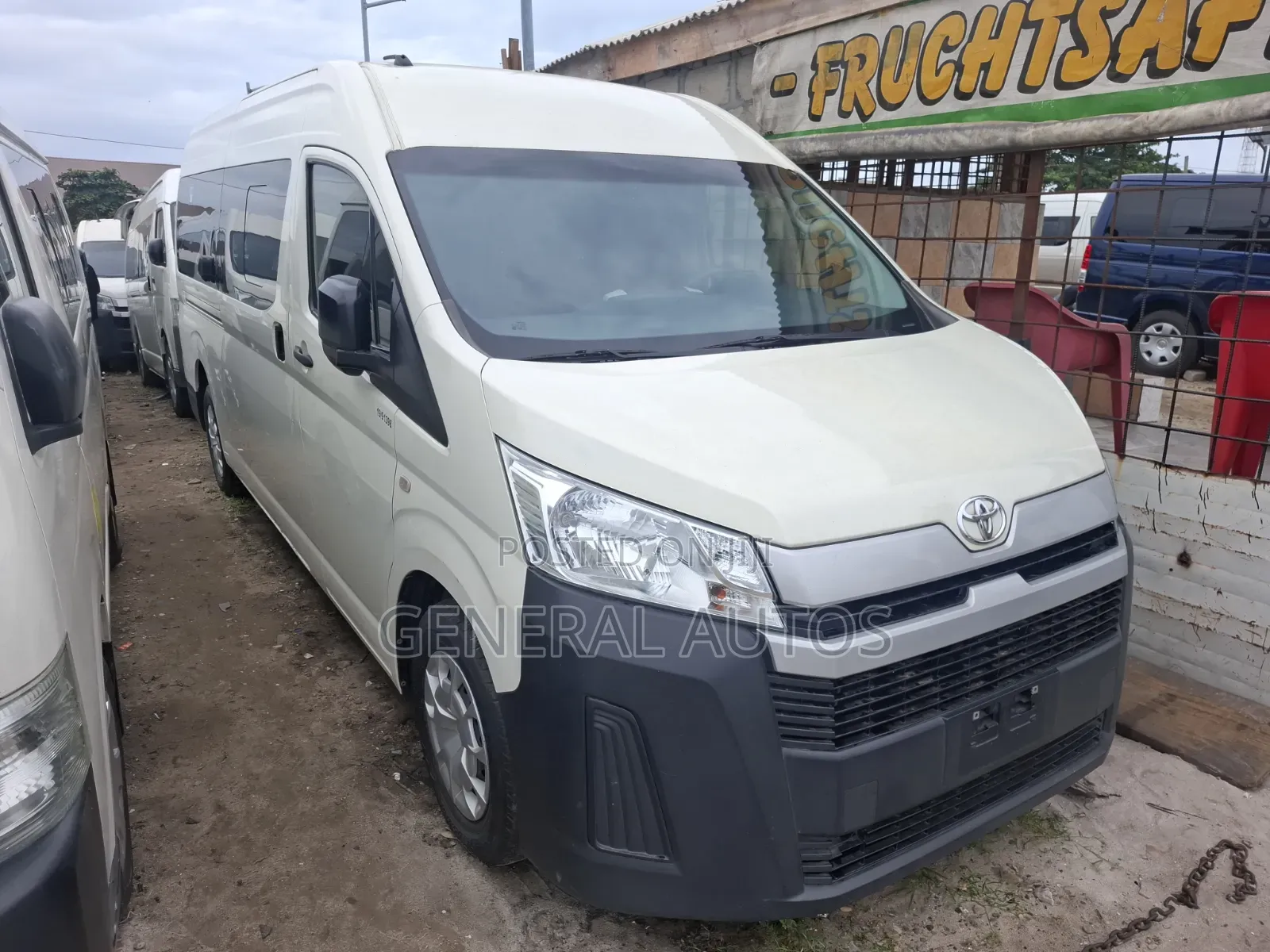 Toyota HiAce 2022 White
