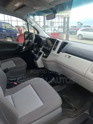 Toyota HiAce 2022 White