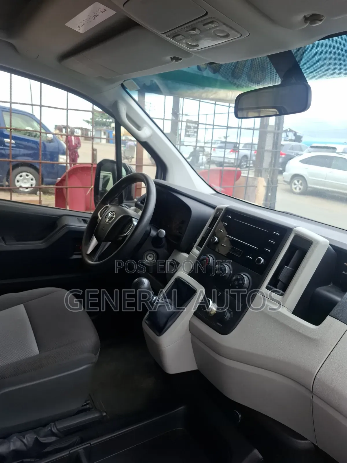 Toyota HiAce 2022 White