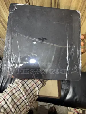 Sony PlayStation 4 (PS4) Slim