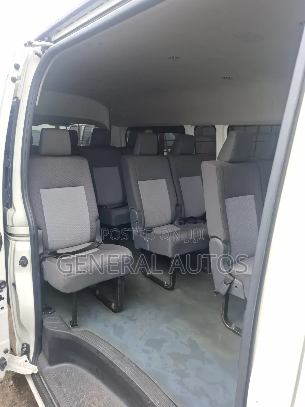 Toyota HiAce 2022 White