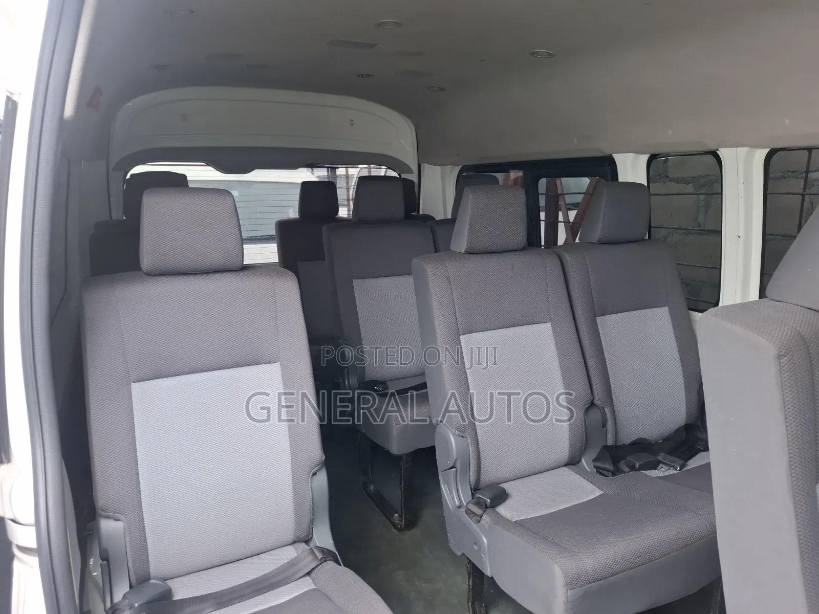Toyota HiAce 2022 White