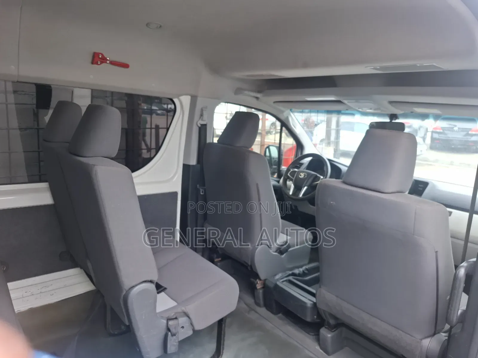 Toyota HiAce 2022 White