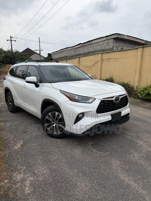 Toyota Highlander XLE 2022 White