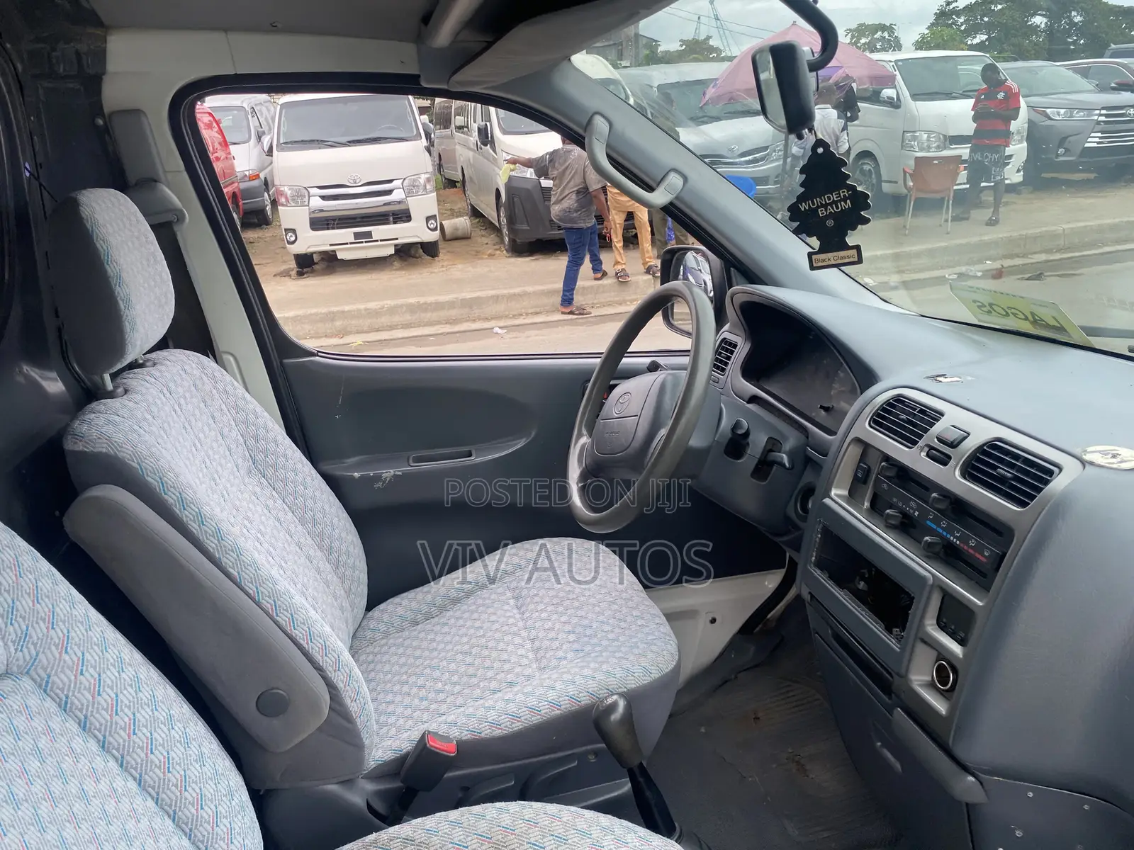 Toyota HiAce 2000 White