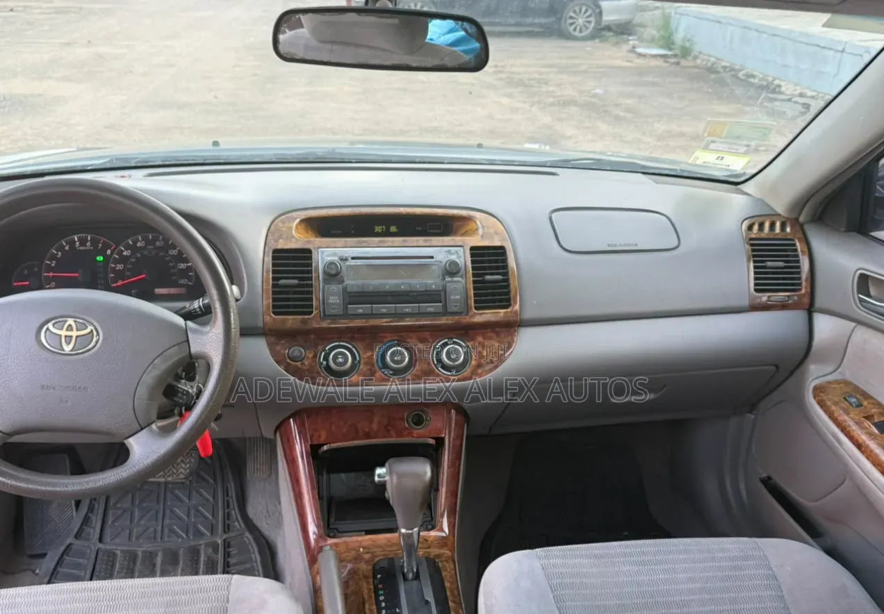 Toyota Camry 2006 Gray