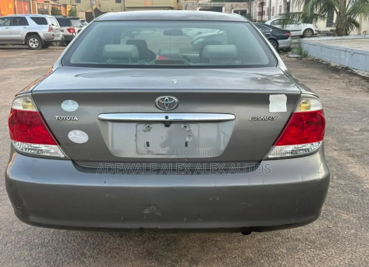 Toyota Camry 2006 Gray