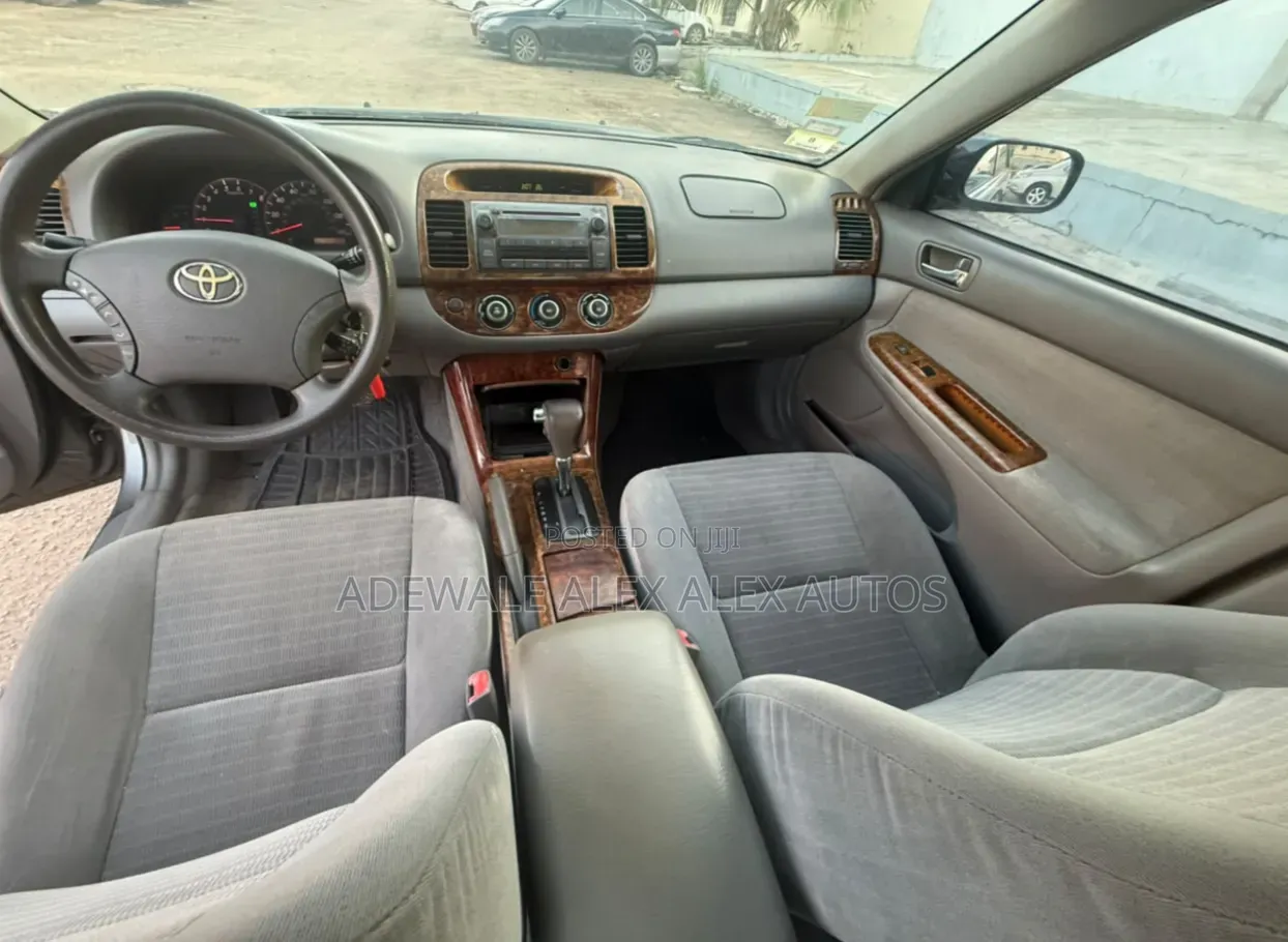 Toyota Camry 2006 Gray
