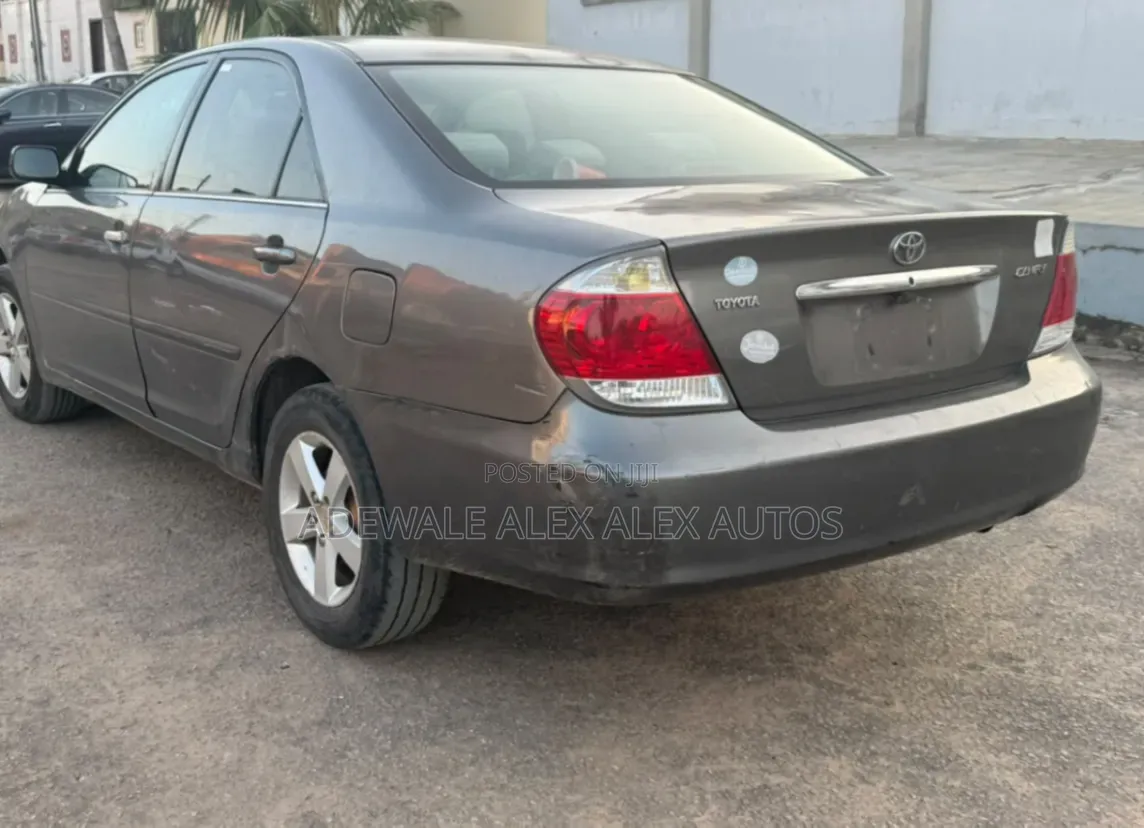 Toyota Camry 2006 Gray