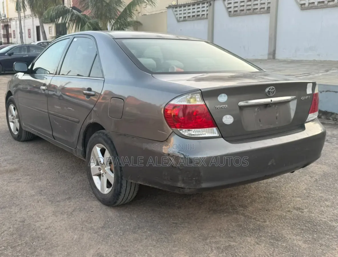 Toyota Camry 2006 Gray