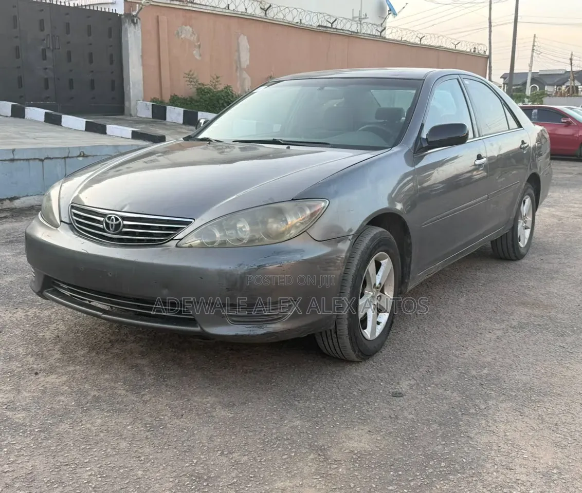 Toyota Camry 2006 Gray