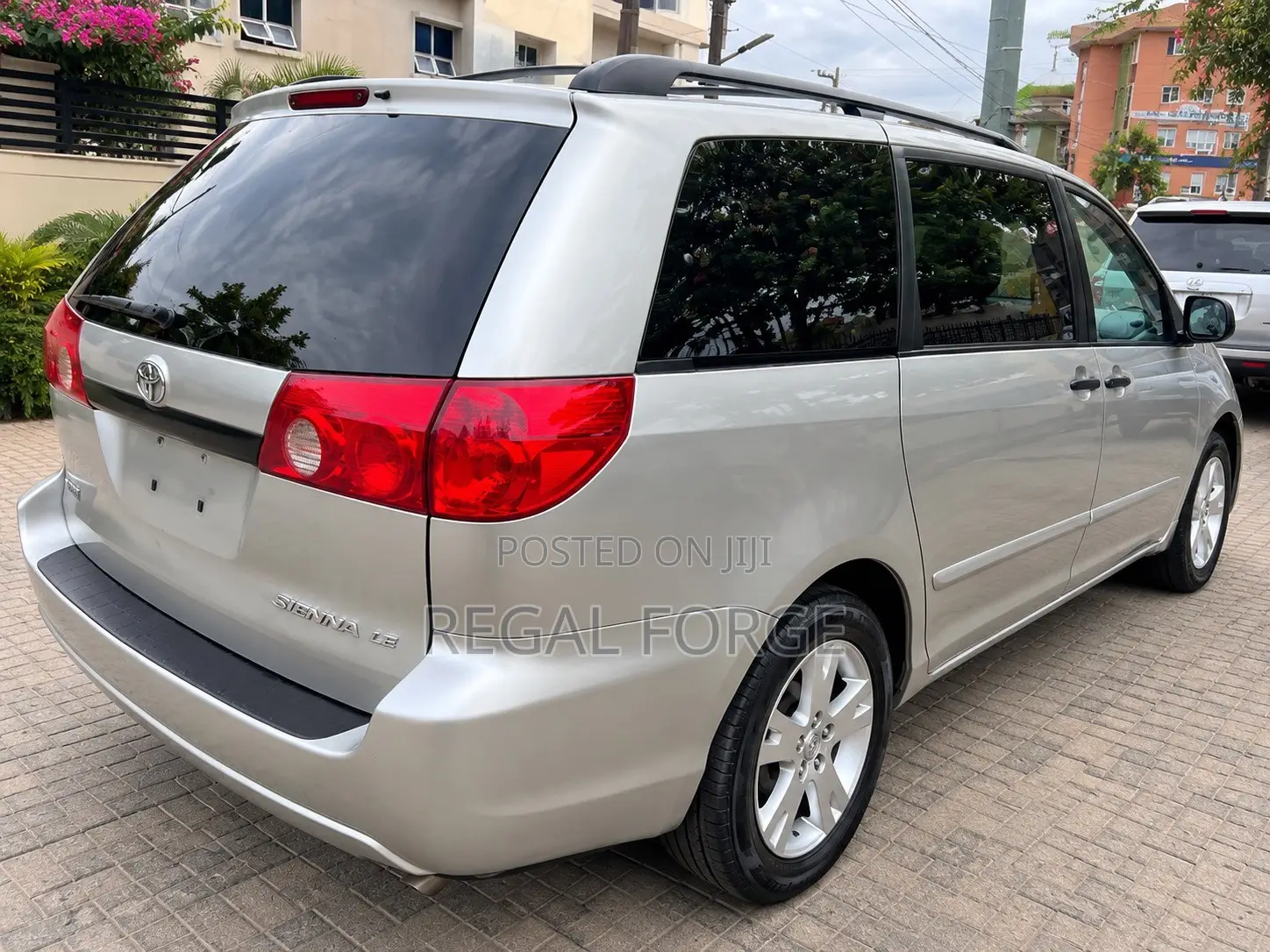 Toyota Sienna 2009 Silver