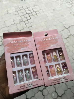 Beautiful Ready-Made Press-on Nails – Reusable Artificial Nails