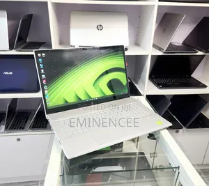 Laptop HP Envy 17 12GB Intel Core Ultra 7 HDD+SSD 1T