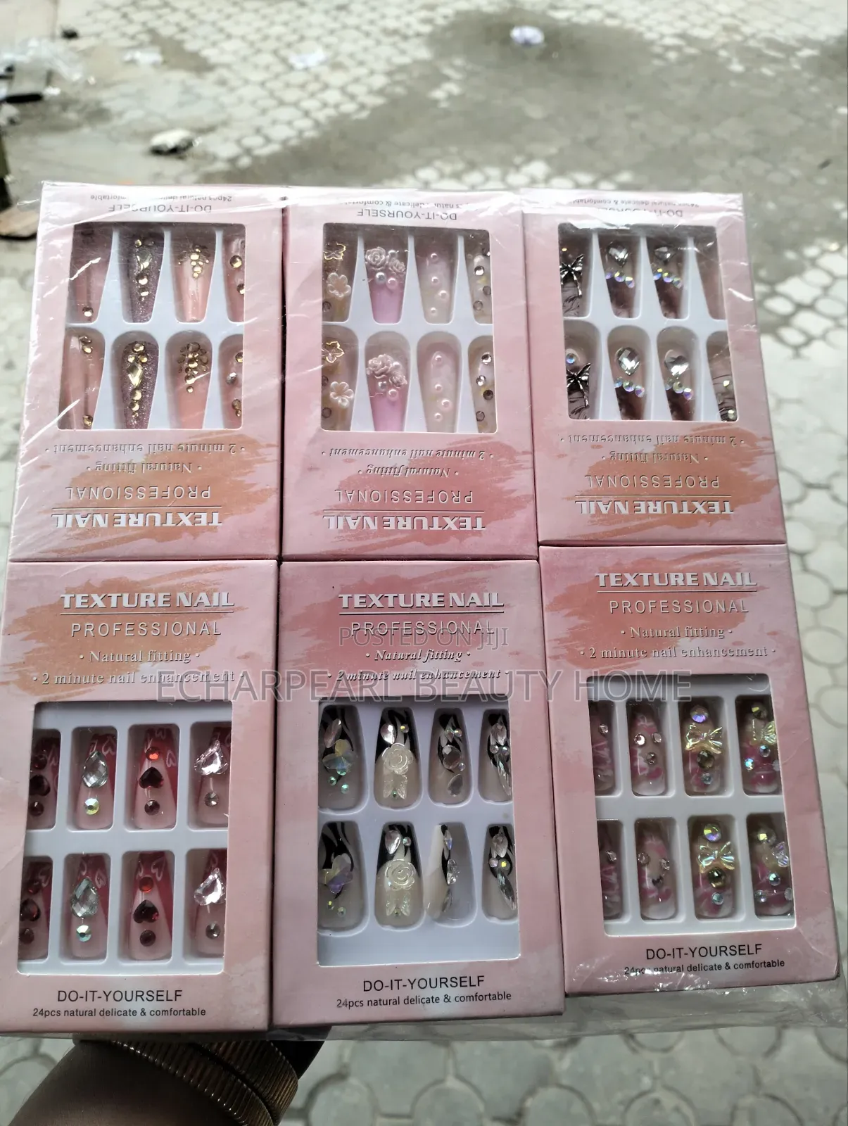 Beautiful Ready-Made Press-on Nails – Reusable Artificial Nails