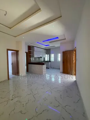 2bdrm Apartment in Off Baale, Ologolo for rent
