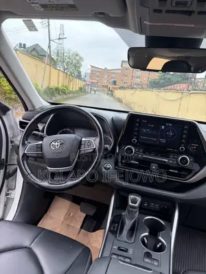 Toyota Highlander XLE 2022 White
