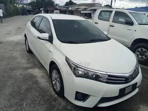 Toyota Corolla XSE 4dr Sedan (1.8L 4cyl CVT) 2017 White