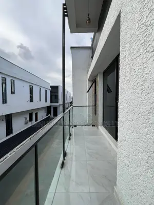 4bdrm Duplex in Ikota for rent