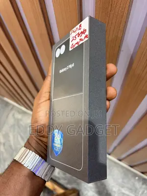 New Samsung Galaxy Z Flip8 256 GB Black