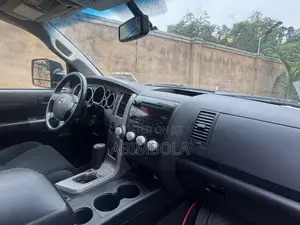 Toyota Tundra CrewMax Limited 5.7L 2010 Blue