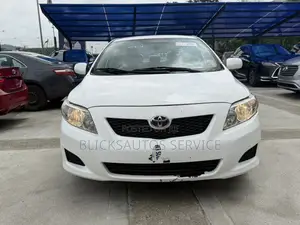 Toyota Corolla LE 4dr Sedan (1.8L 4cyl 4A) 2010 White