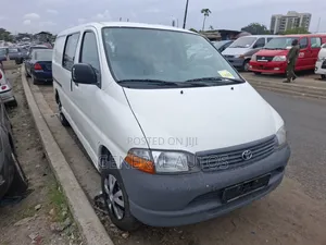 Toyota HiAce 2010 White